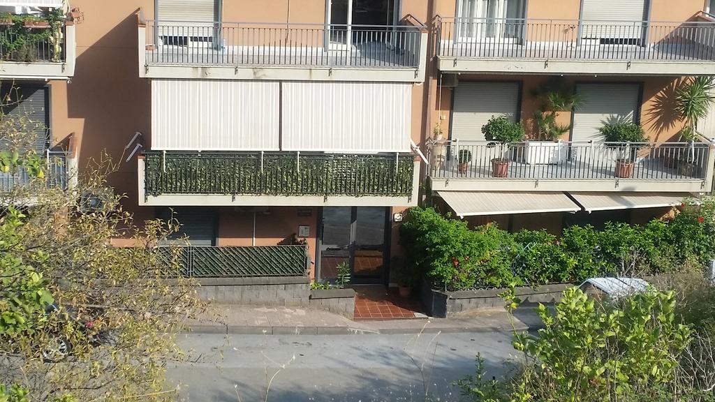 Baia Giardini Apartments Eksteriør bilde