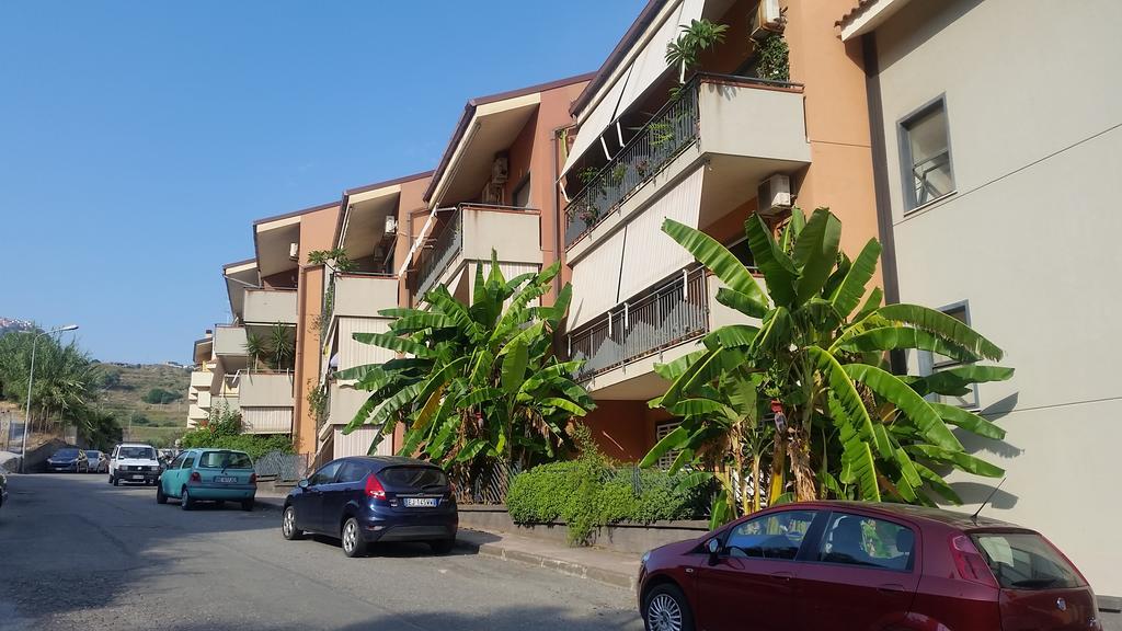Baia Giardini Apartments Eksteriør bilde